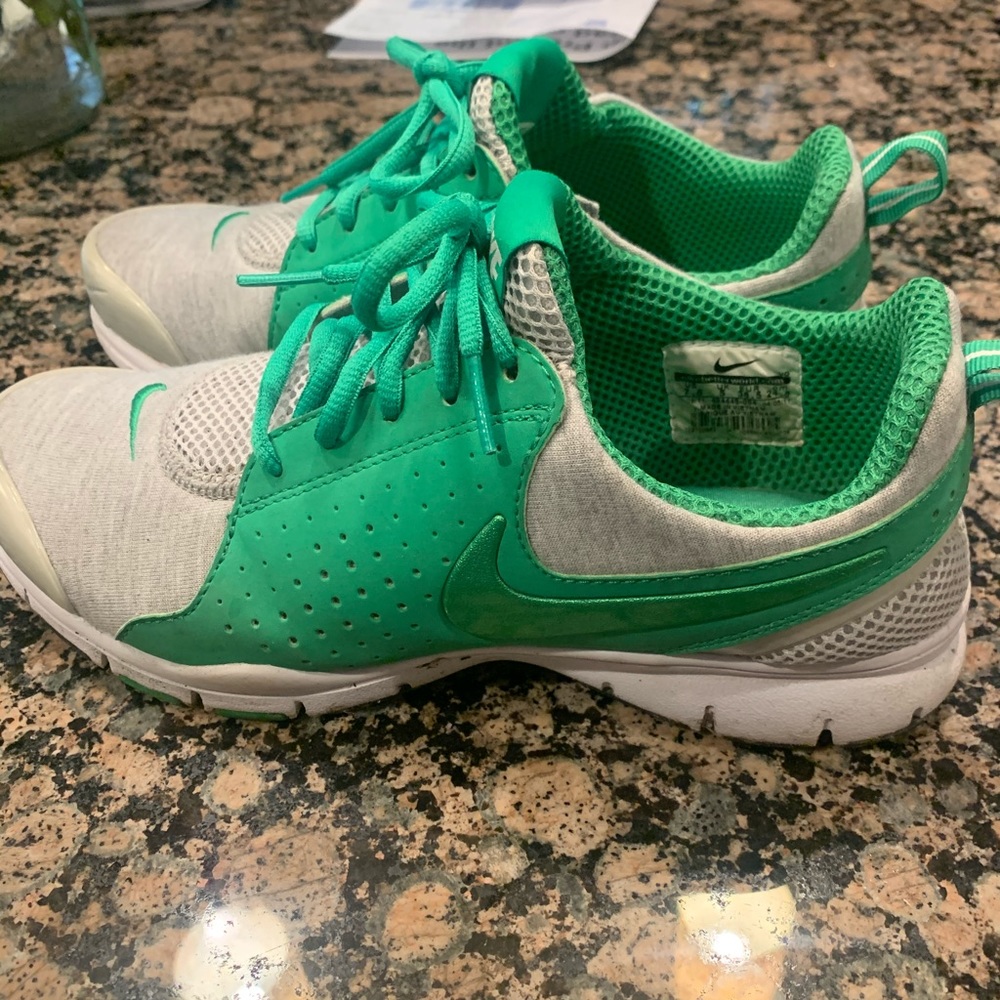 Women’s Nike sneakers